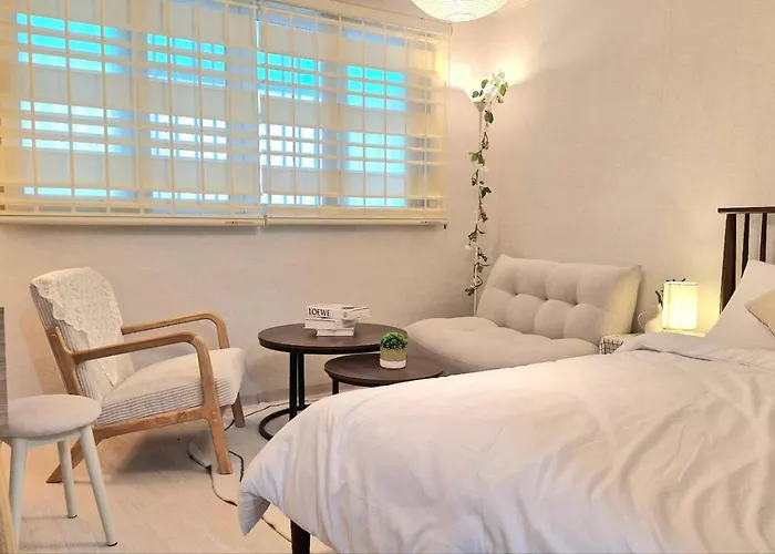 New Sale! Romantic 5m To Metro - Hongdae Myeong Jongno Ddm * Seul