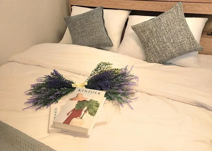 New Sale! Romantic 5m To Metro - Hongdae Myeong Jongno Ddm Seul